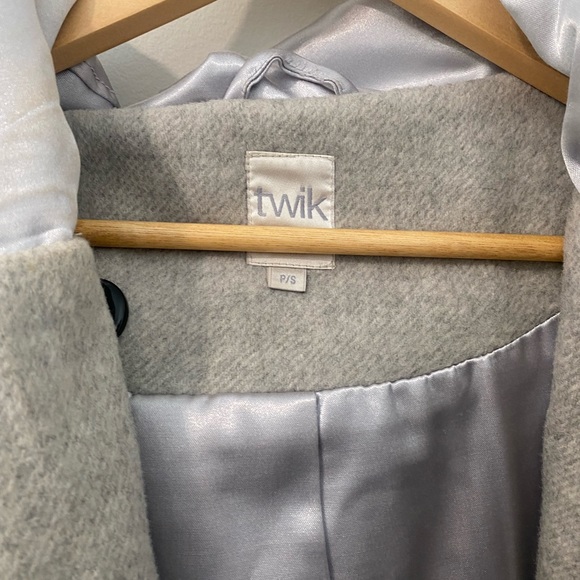 Hooded dress jacket grey size small from Simons - Picture 3 of 4